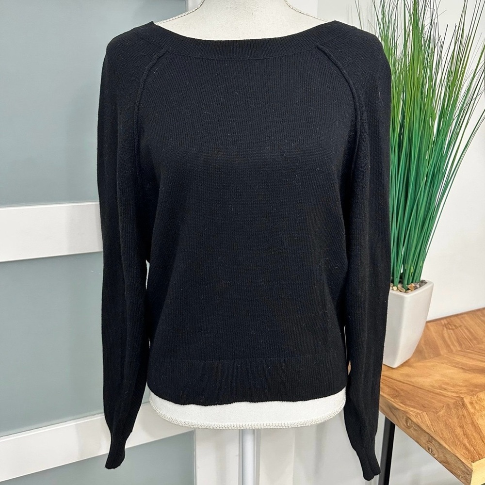 Lucky Brand Black Crew Neck Sweater SZ
Medium Cashmere Blend Black Boxy Cut NWT - Picture 4 of 8